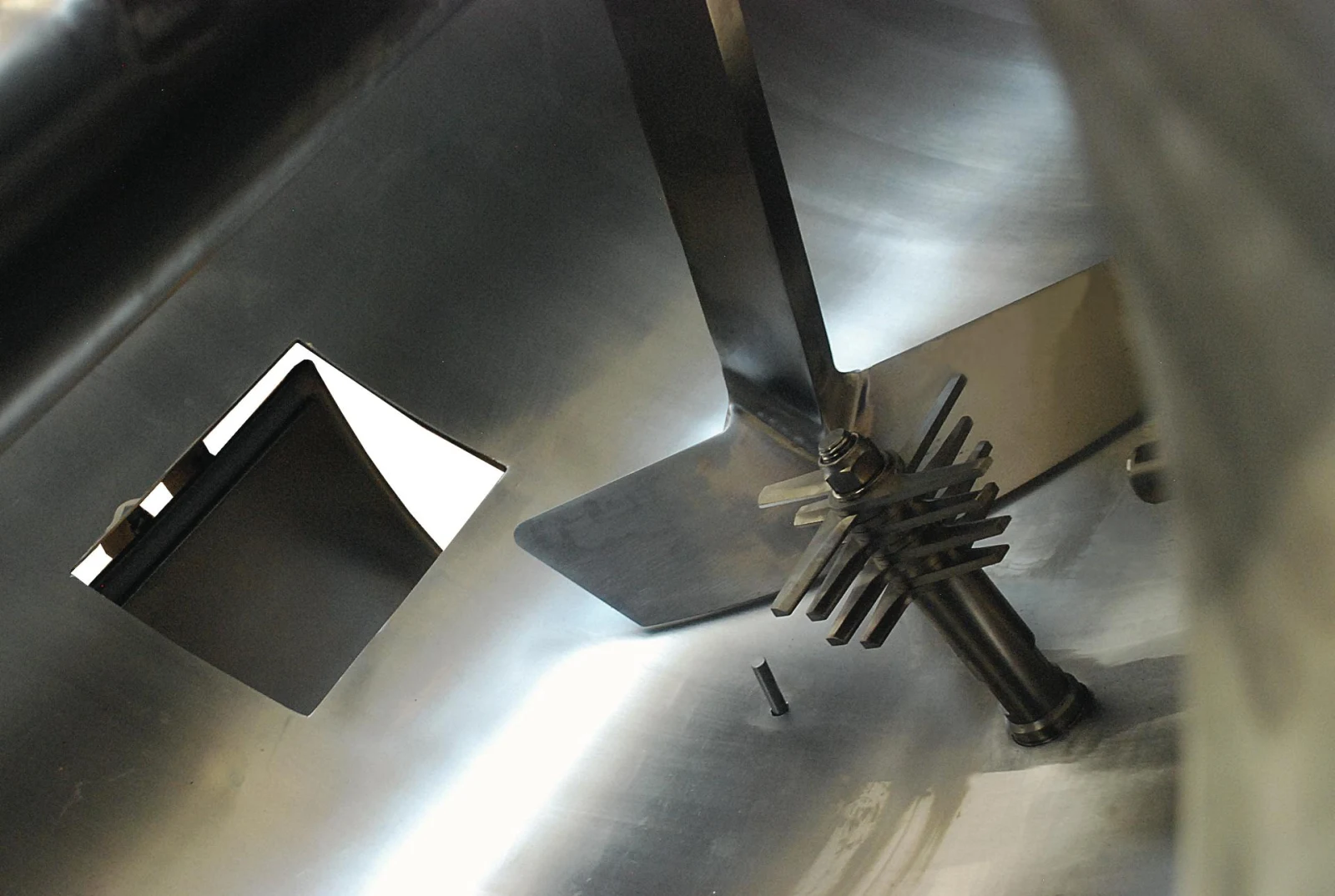 Dettaglio 2 del miscelatore industriale KB2SC01700DD MC² — MISCELAZIONE DI FARINE, ADDITIVI E OLI PER L’INDUSTRIA ALIMENTARE